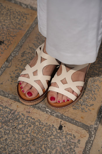 Sandalo in pelle sportivo beige e oro con zeppa media Dorking - 3