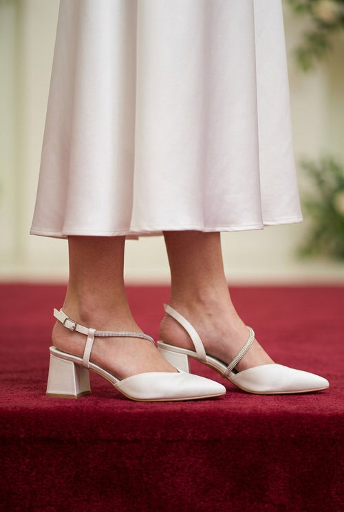 Slingback in raso con tubo di strass trasversale I am Bride - 2