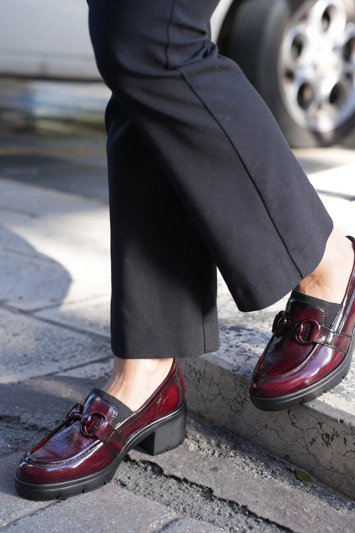 Mocassino in pelle lucida bordeaux e nero con plantare estraibile Fluchos - 2