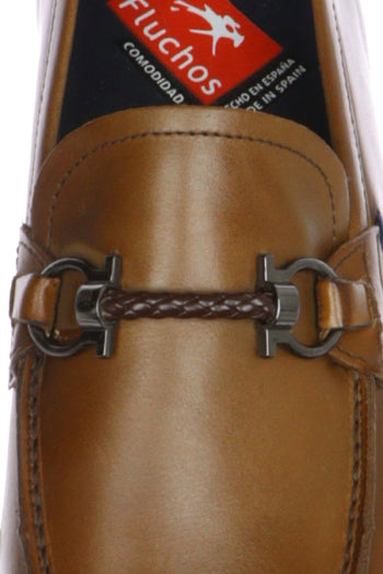 Mocassino in vera pelle cuoio con catena Fluchos - 3