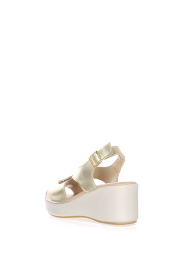Sandalo  in pelle oro con accessorio gioiello Cinzia Soft - 4