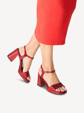 Sandalo in vernice rosso con tacco alto e plateau Tamaris - 5