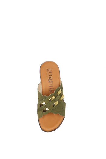 Sandalo scalzato incrociato in camoscio verde e beige con tacco - 9