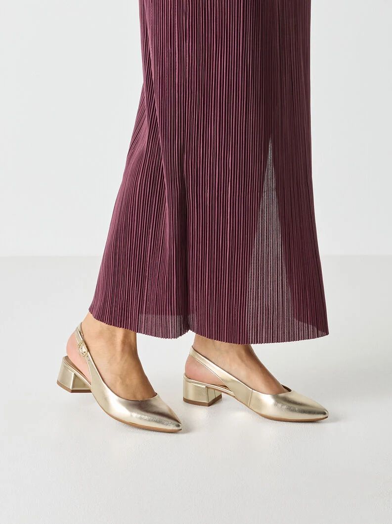Slingback basso laminato platino e argento Tamaris 2