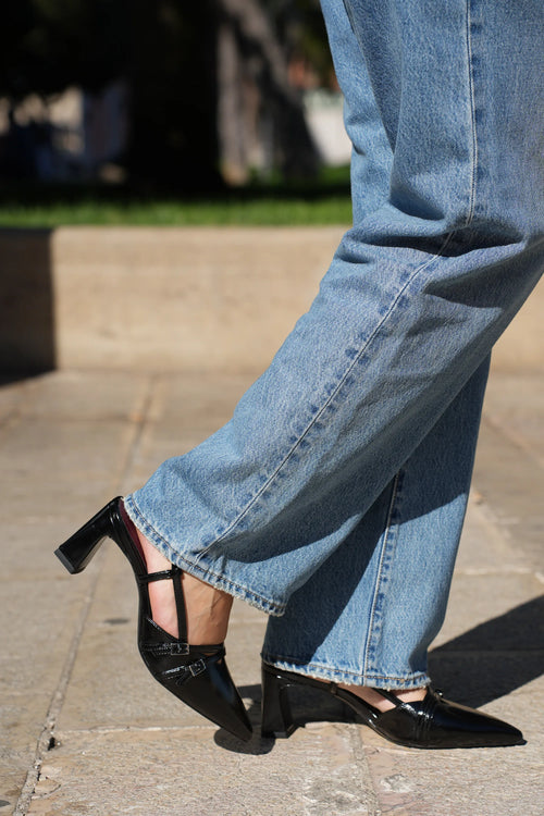 Slingback nera in pelle lucida con fibbie metalliche Tamaris - 2