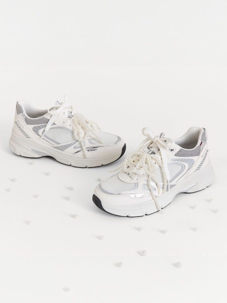 Sneaker con dettaglio perle 2