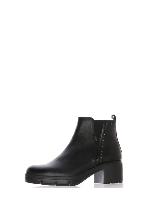 Stivaletto in pelle nera con borchioette tacco basso Fluchos - 2