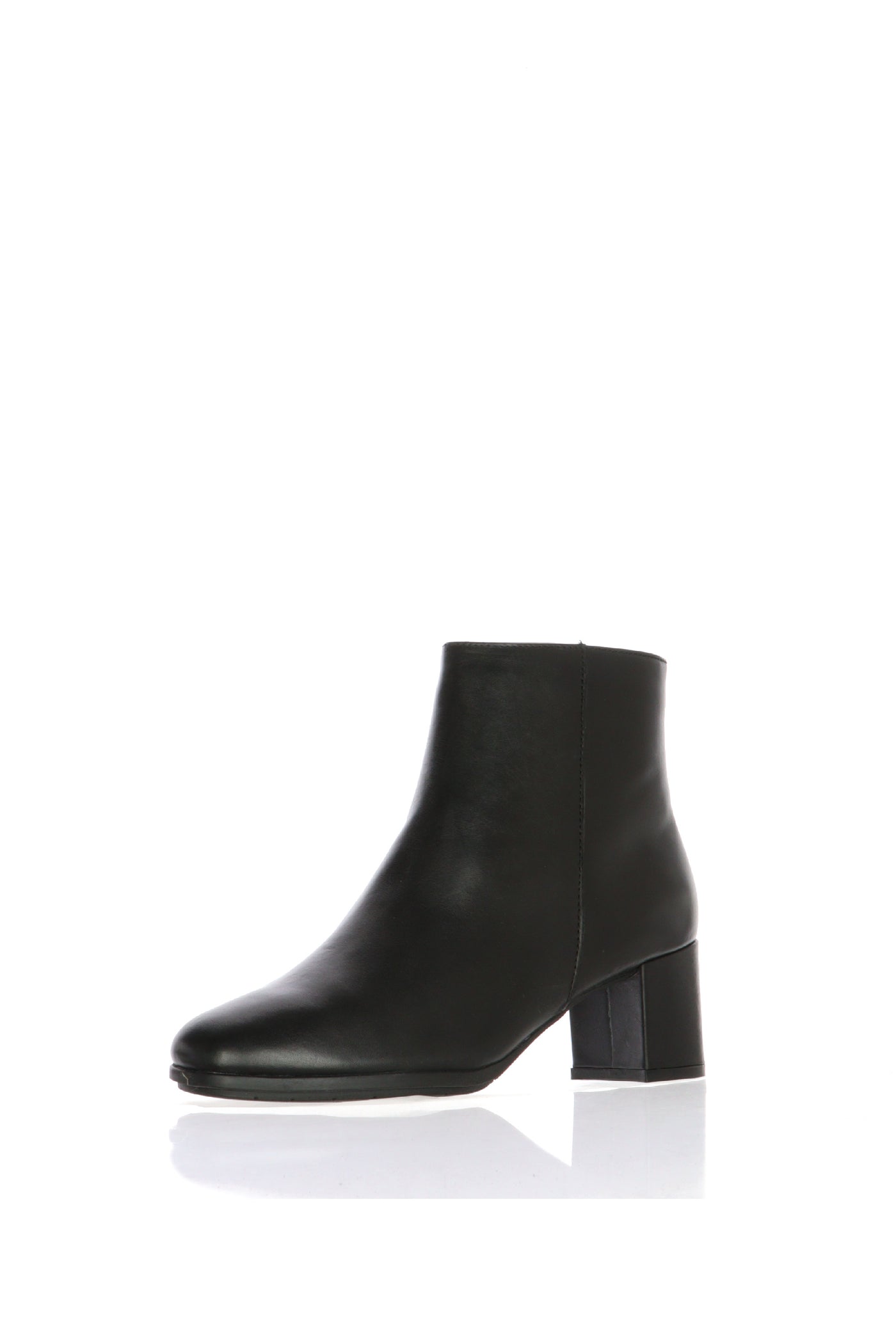 Stivaletto in pelle nera  con tacco Cinzia Soft