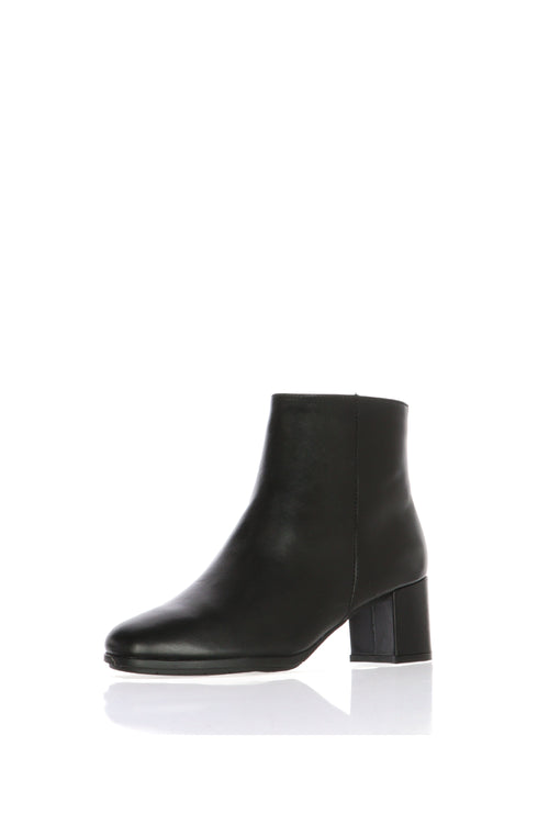 Stivaletto in pelle nera  con tacco Cinzia Soft - 1