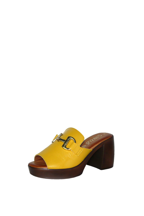 Sandalo scalzato con tacco ocra e bianco Cinzia Soft - 1